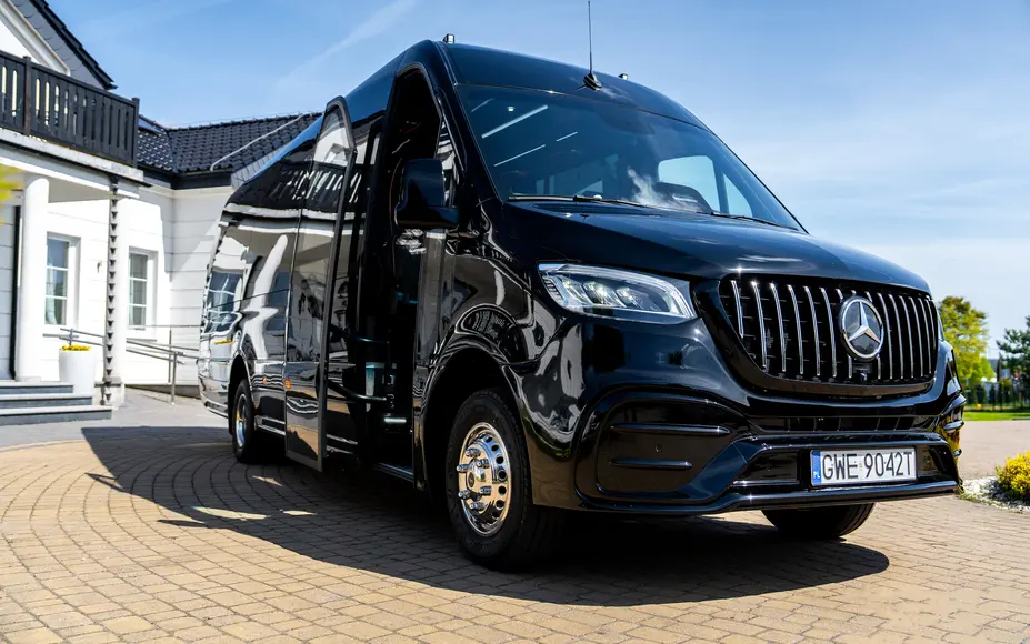 Mercedes Sprinter Luxusowy 16+2